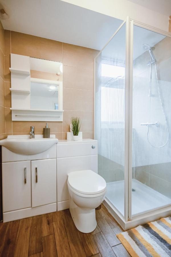 City Centre-Free Parking-2Mins From Station Кентърбъри Екстериор снимка